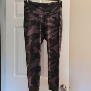 Camo elevate leggings with side pockets